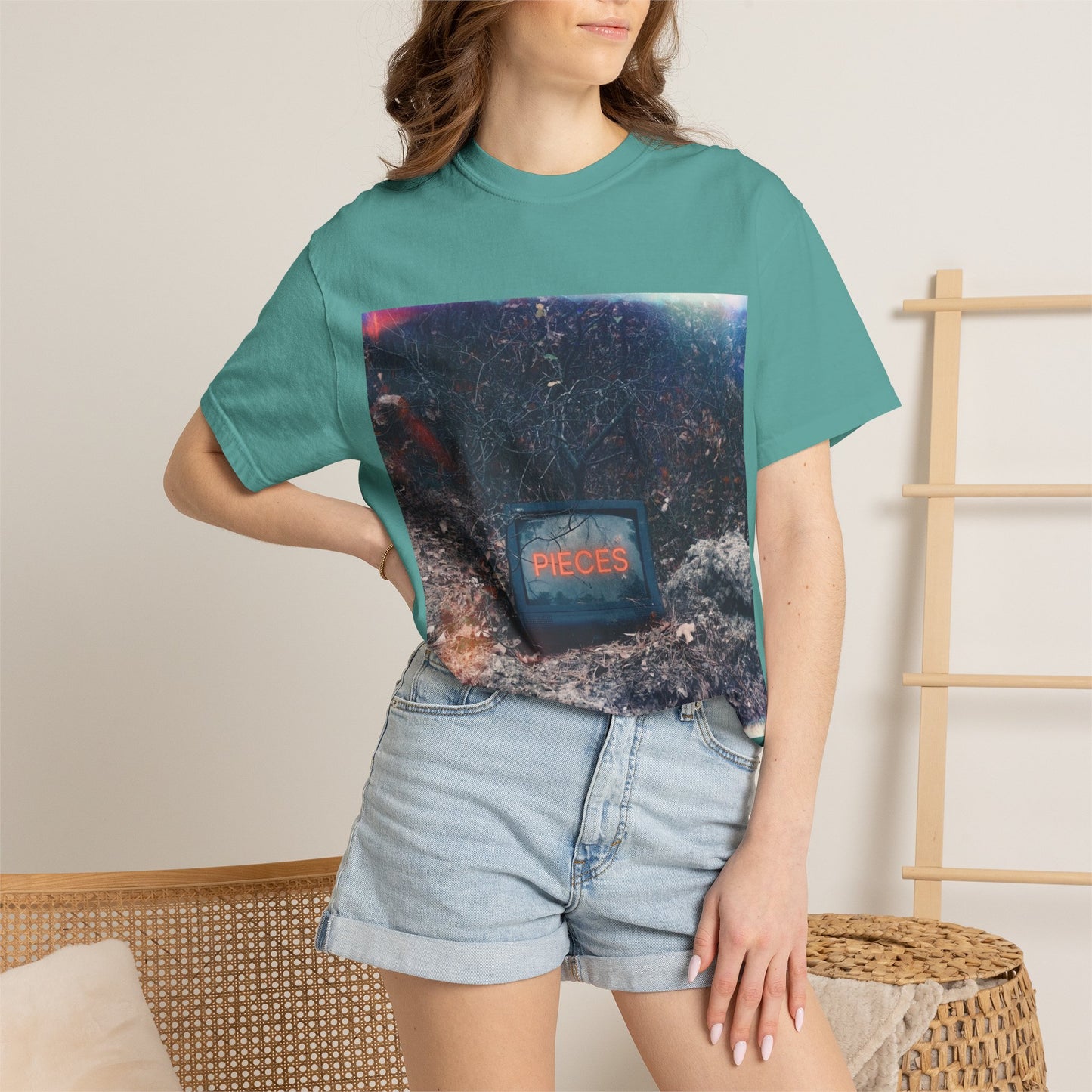 Vintage TV 'Pieces' Graphic T-Shirt