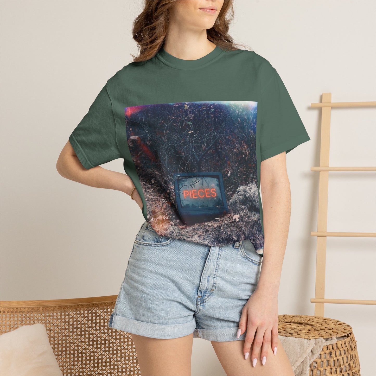 Vintage TV 'Pieces' Graphic T-Shirt